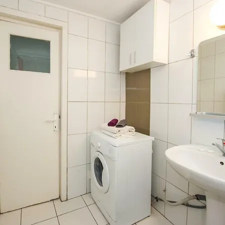 Διαμέρισμα Romana 1 *